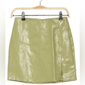 NEW NORDSTROM KNOWONECARES EMBOSSED CROC FAUX LEATHER MINI SKIRT IN SAGE